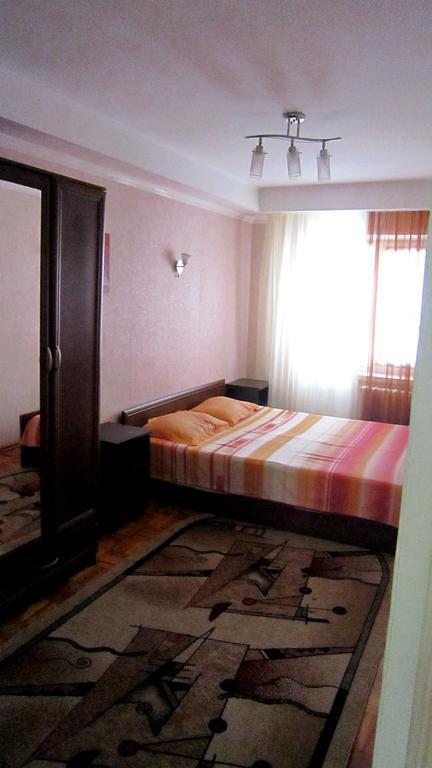 Apartment On Maliy Rinok Zaporizhia Kültér fotó